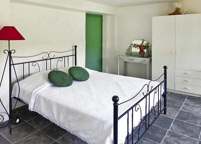 In Near Sandy * Denneville